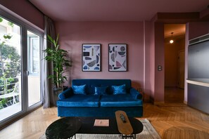 Apartment, 3 Bedrooms (1st floor) | Living area