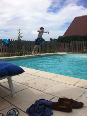 Seasonal outdoor pool, pool loungers - La Réserve (Saint-Pierre-les-Bois)