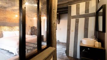 Chambre Triple Confort, salle de bains attenante (Léonard) | Salle de bain