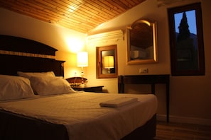 Standard Triple Room, 1 Bedroom | Minibar, in-room safe, free WiFi