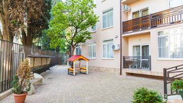 Außen-Kinderspielplatz