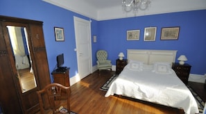Comfort Double Room | Iron/ironing board, free cribs/infant beds, rollaway beds, free WiFi