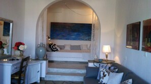 Desk, soundproofing, free WiFi, bed sheets - Aperanto Galazio (Skopelos)