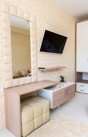 Blackout curtains, iron/ironing board, free WiFi