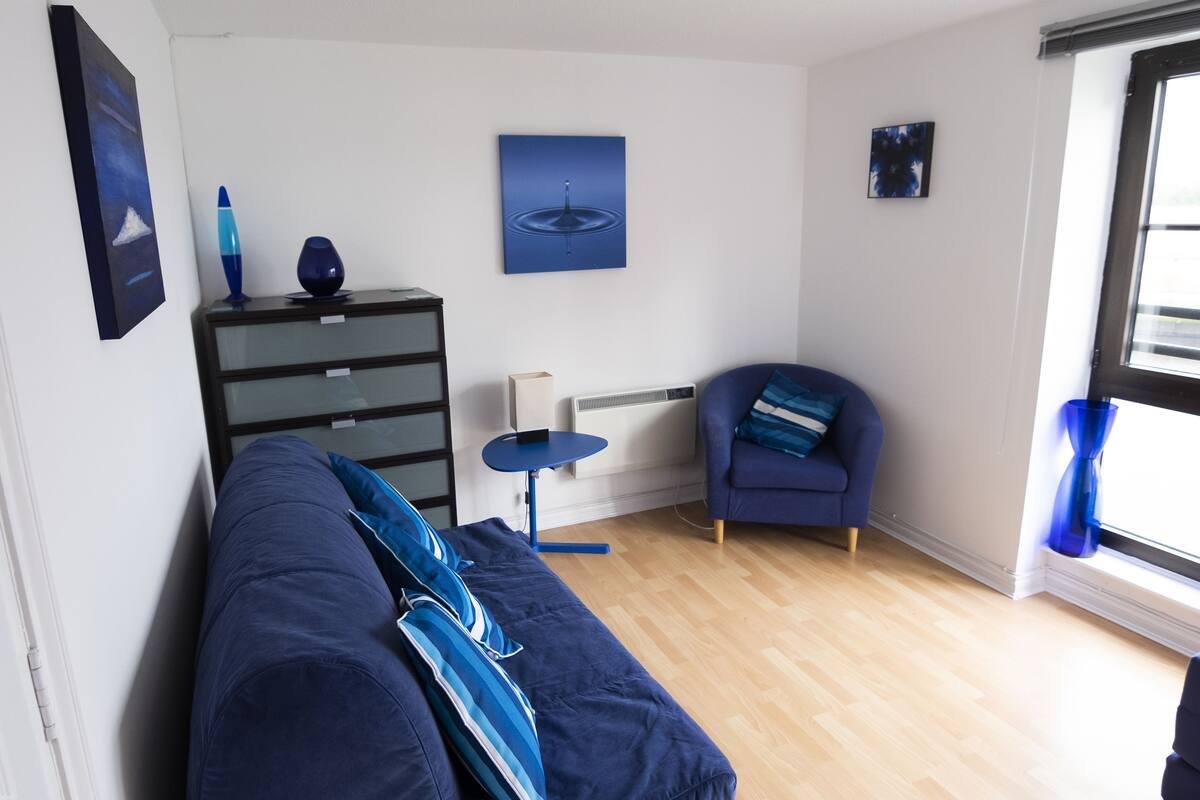 Habitación doble económica, 1 cama matrimonial, para no fumadores | Ropa de cama de alta calidad, camas con efecto memoria y wifi gratis