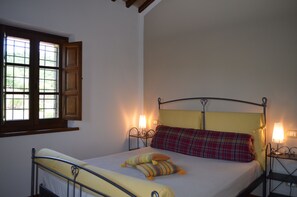 Superior Apartment | 2 bedrooms, individually furnished, blackout curtains - Agriturismo Vocabolo Poggio del Pero (Panicale)