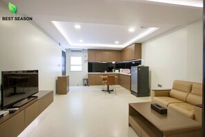 Apartment, 2 Schlafzimmer | Wohnbereich | Fernseher