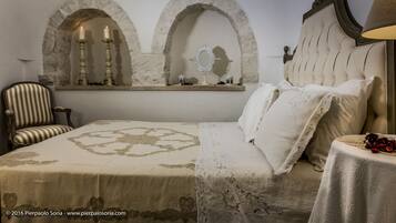 Quarto romântico | Frigobar, cofres nos quartos, escrivaninha, quartos à prova de som