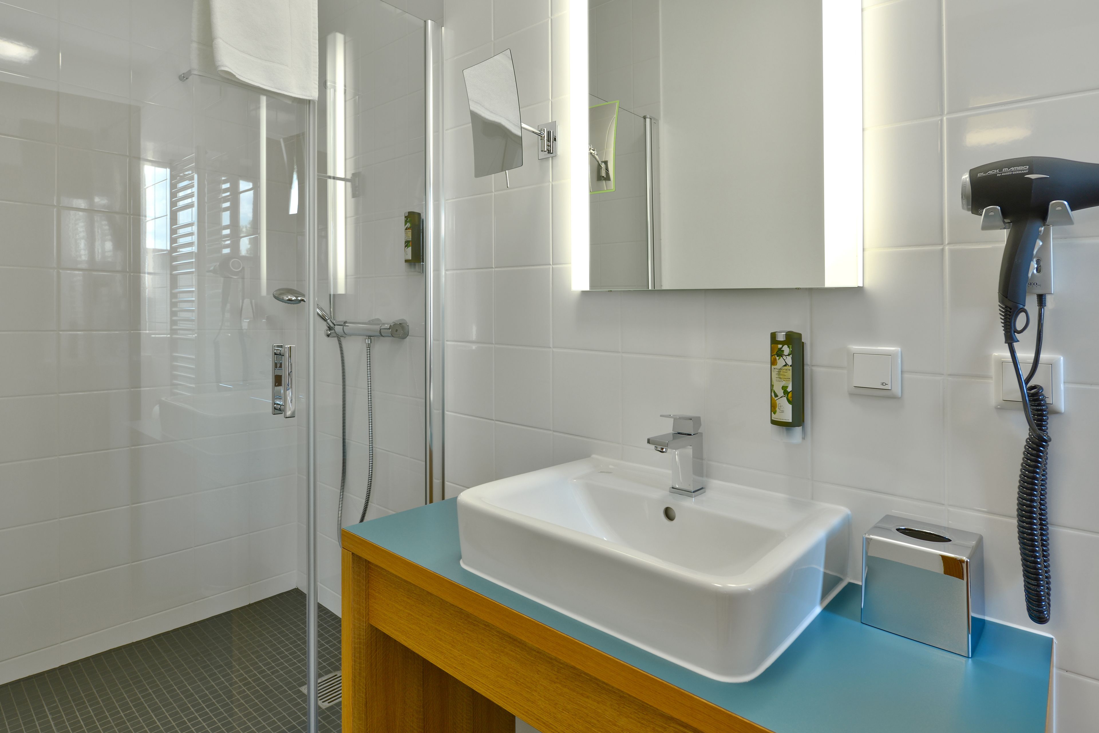 dressing gowns, towels