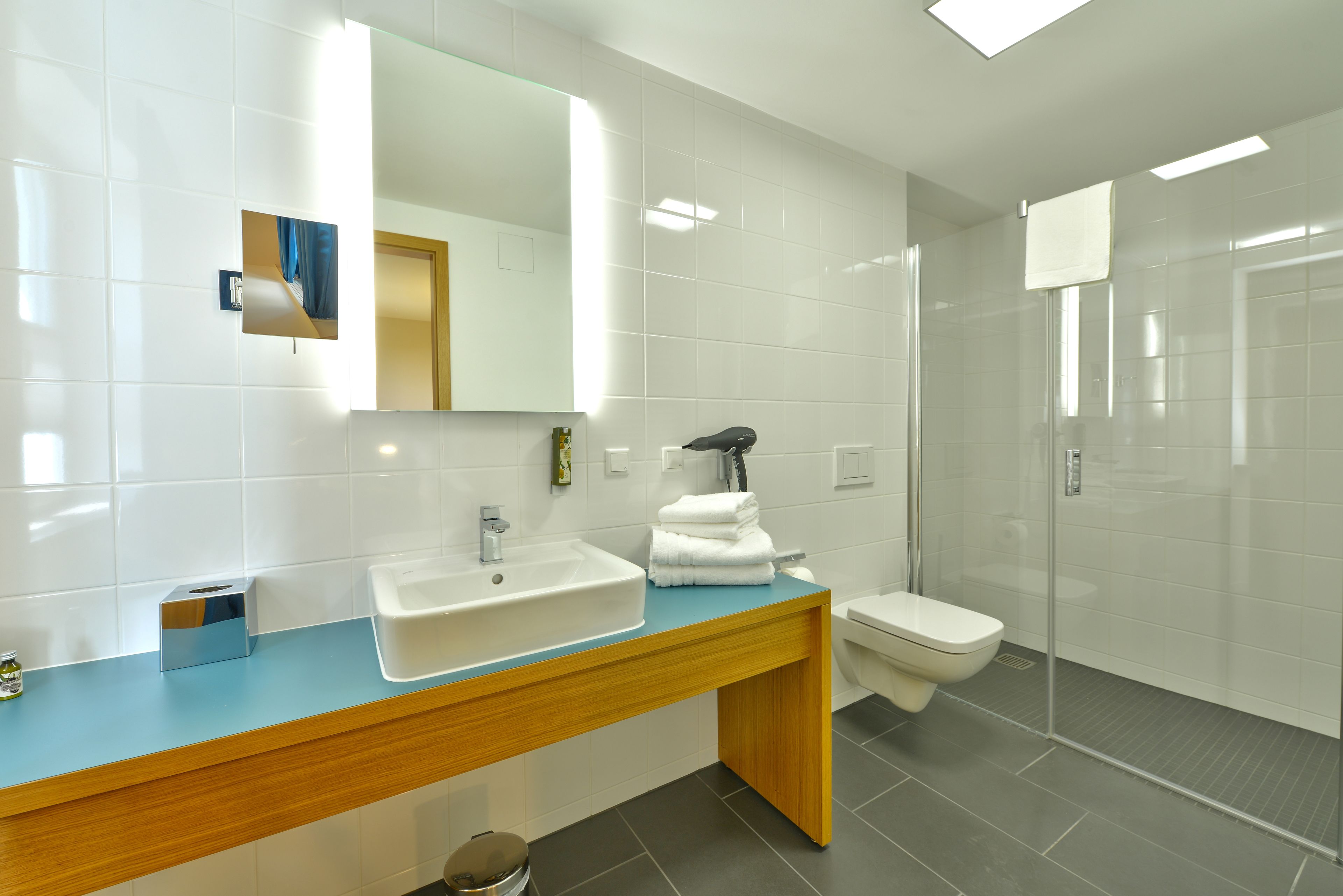 dressing gowns, towels