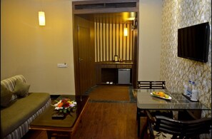 Lyxsvit - 1 queensize-säng - icke-rökare | Utsikt från rummet