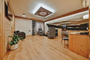 Apartment, 2 Schlafzimmer | Wohnzimmer | Flachbildfernseher