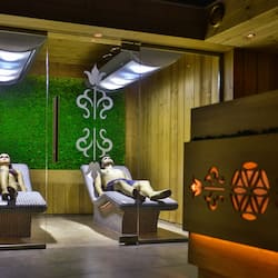 Sauna, hot tub, steam room, body treatments, hydrotherapy
