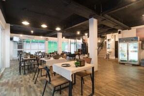 Desayuno continental todos los días (con cargo)