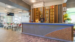 Bar (on property) - Hangover Inn (Patong)