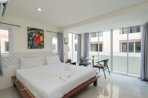 Deluxe king room with balcony