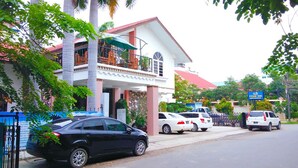 ด้านหน้าที่พัก