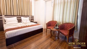 Minibar, desk, WiFi (free) - New Tiger Hotel (Mandalay)