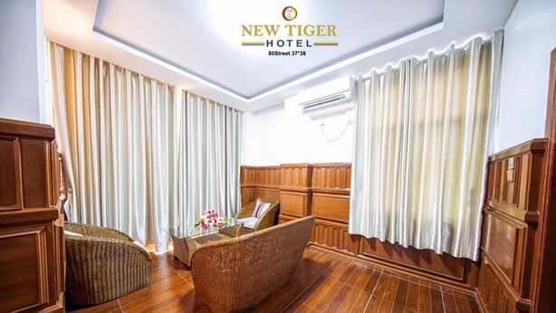 Royal Suite | Living room | LCD TV - New Tiger Hotel (Mandalay)