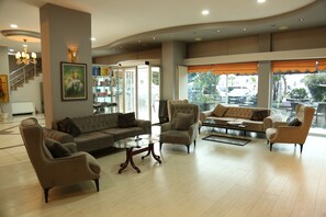 Flat-screen TV, heated floors