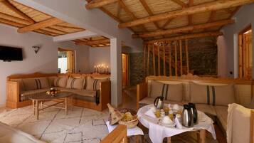 Café da manhã com pratos da culinária local grátis todos os dias