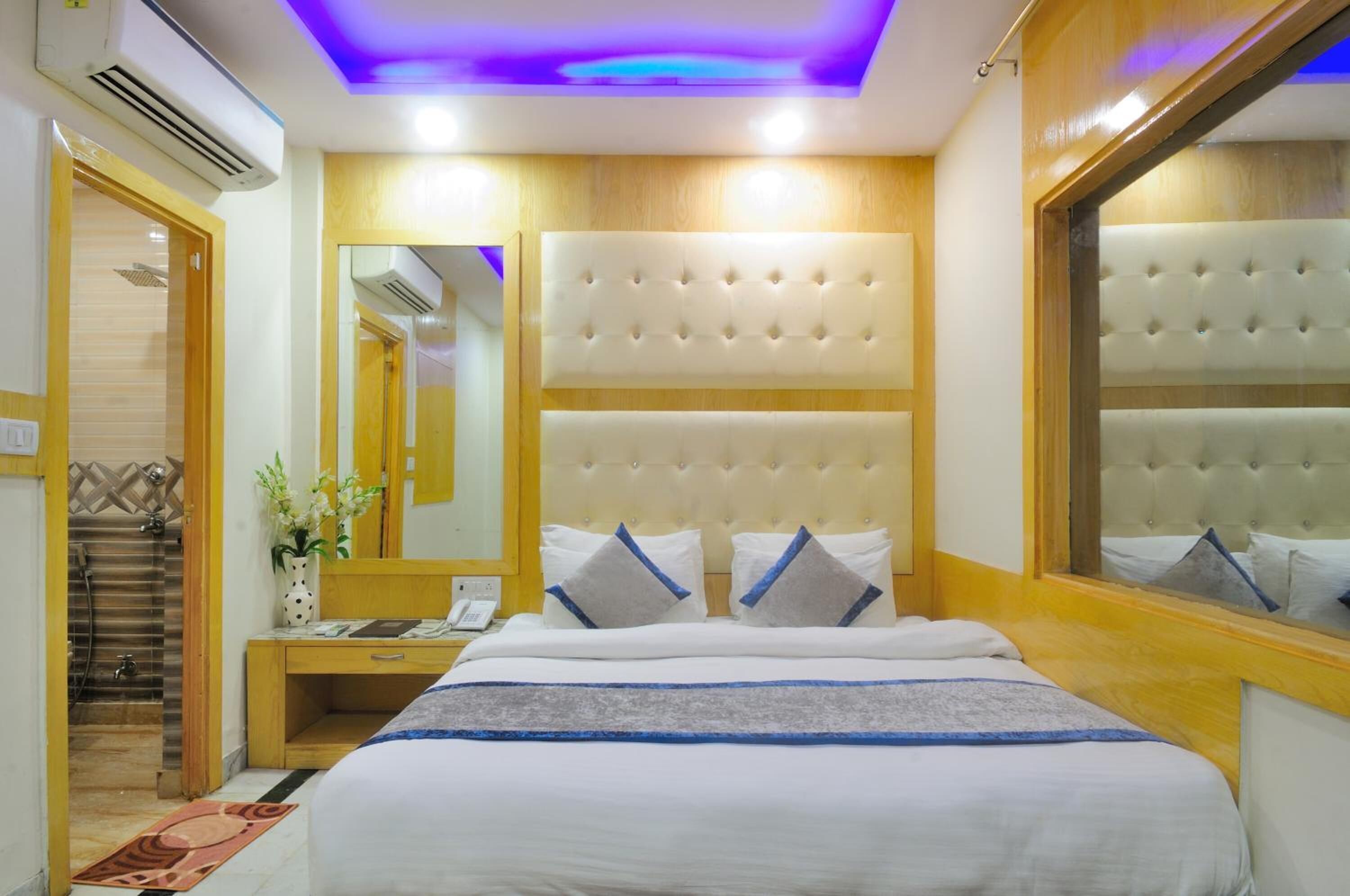 Photo - Hotel Karlo Kastle - Paharganj - New Delhi