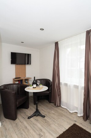 Verduisterende gordijnen, gratis wifi, beddengoed