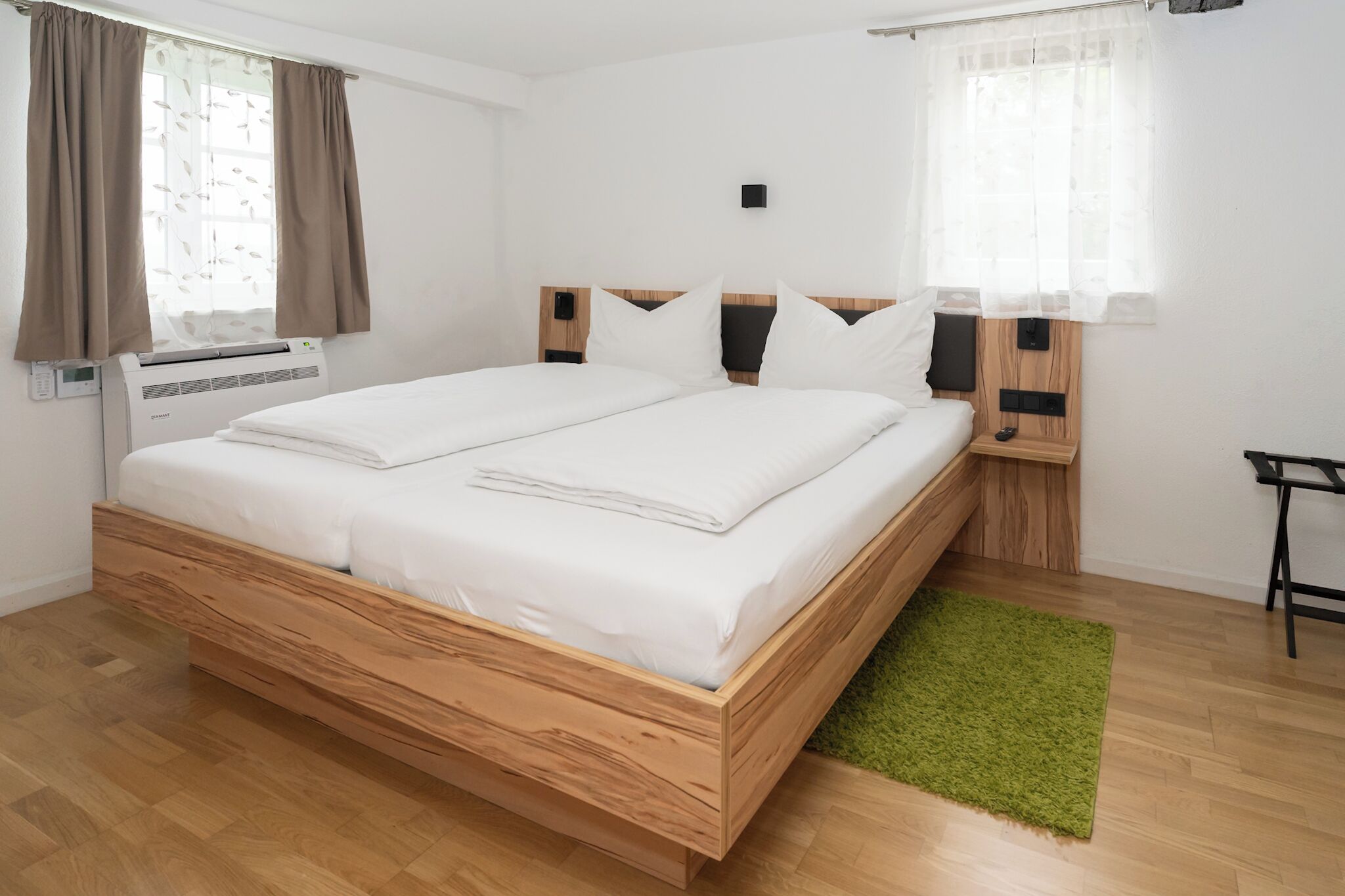 deluxe room | blackout curtains, free wifi, bed sheets