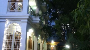 Khuôn viên nơi lưu trú