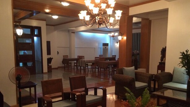Ảnh chưa phân loại, 1 trong số 38 ảnh, nút