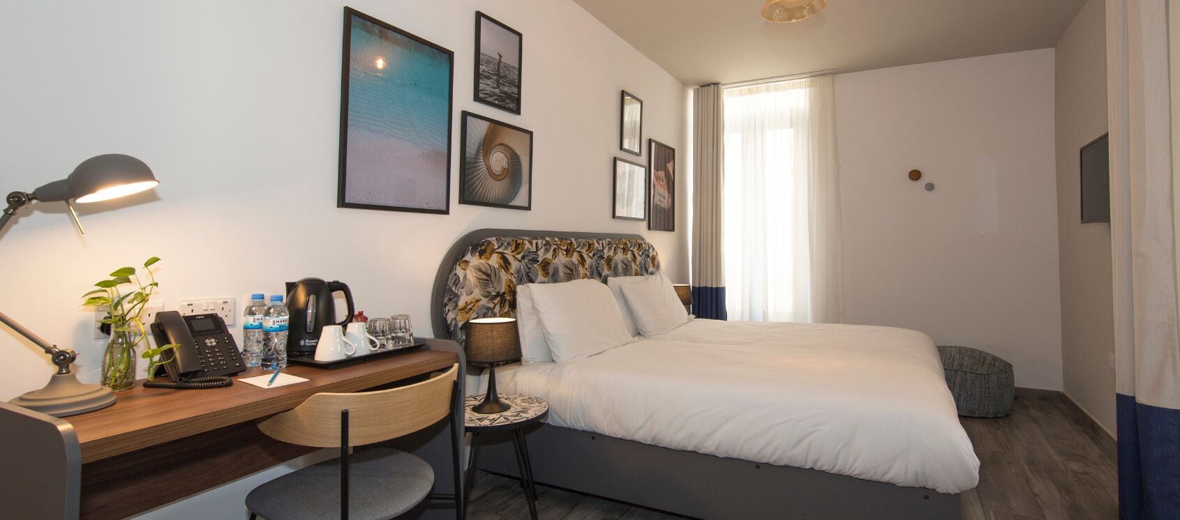 Double or Twin Room at Lady Todd | Minibar, pengeskab på værelset, skrivebord, mørklægningsgardiner