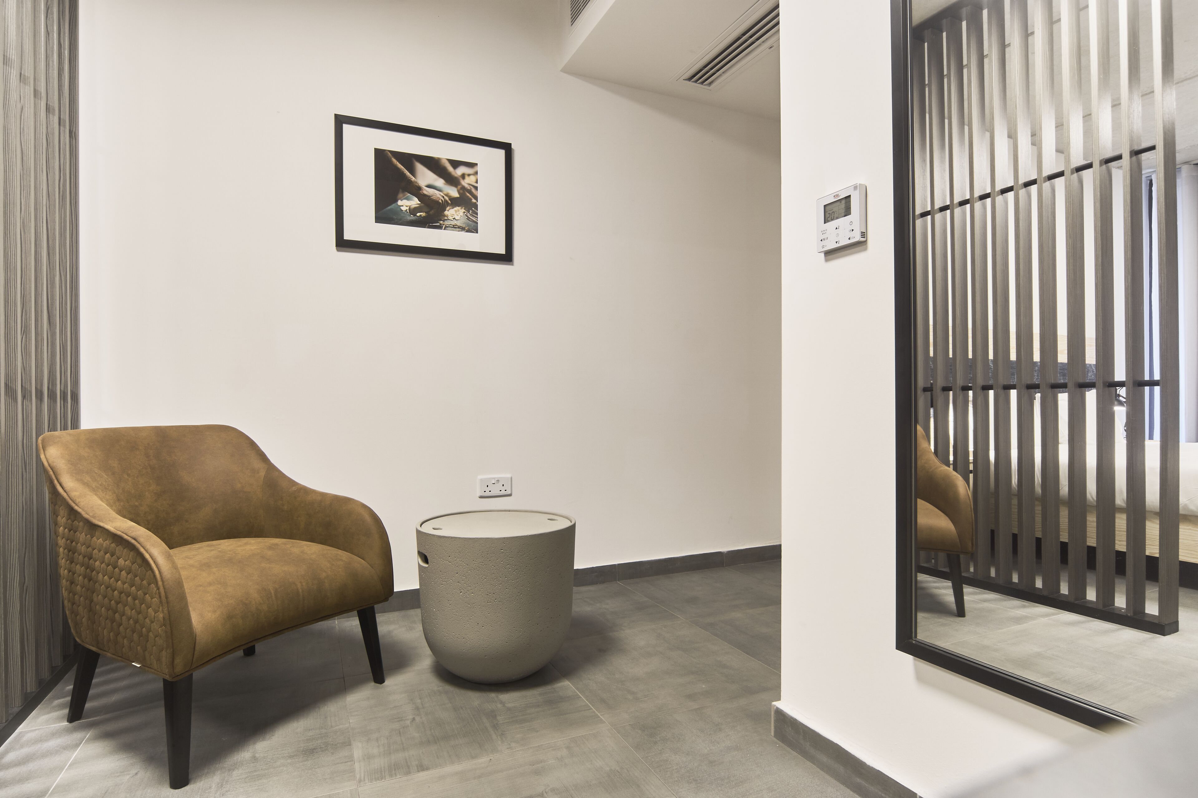 deluxe double or twin room | 1 bedroom, minibar, in-room safe, desk