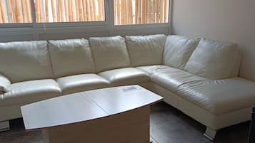 Suite, 2 Bedrooms | Minibar, in-room safe, desk, blackout curtains