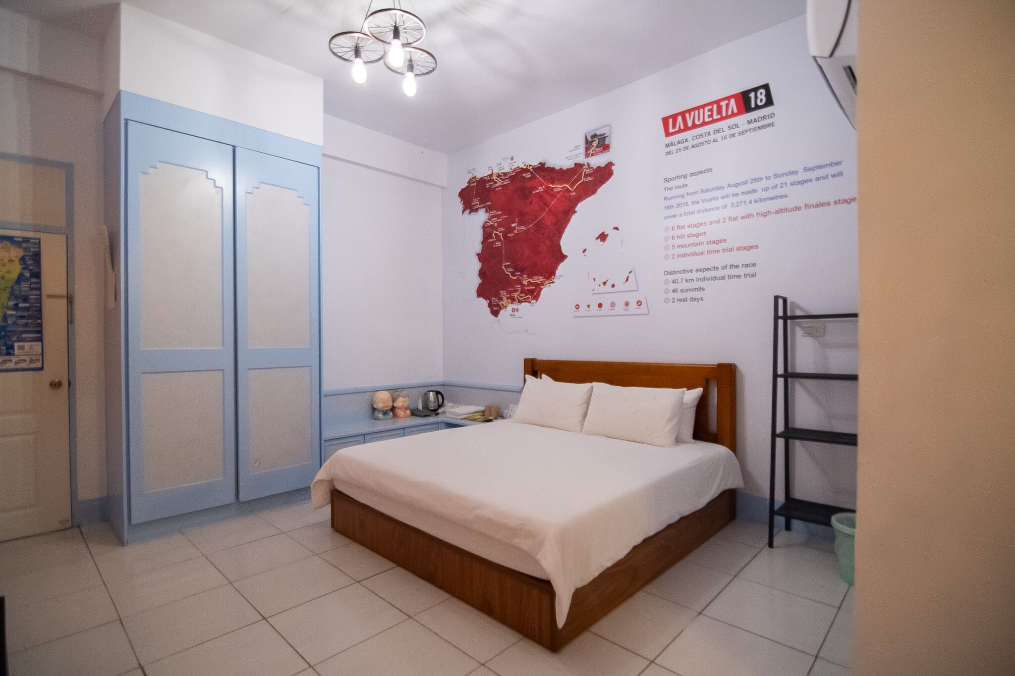 King Double Bed Room | Blackout drapes, free WiFi, bed sheets