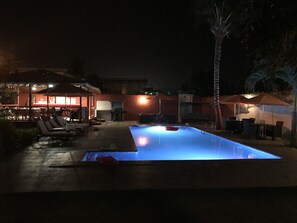 Outdoor pool, sun loungers - Vila Marilyn (São Tomé)