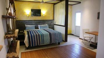Suite | 1 habitación, escritorio y espacio para trabajar con laptop
