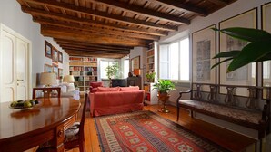 Living area - Farnese Charming Apartment (Rome)