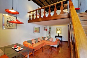 Ferienhaus, Mehrere Betten, Stadtblick (Campo Marzio Studio Apartment) | Wohnbereich | Fernseher