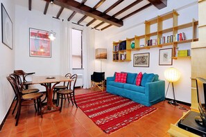 Living area - Campo de Fiori Studio Apartment (Rome)
