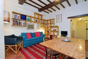 TV, lettore DVD, docking station per iPod