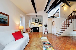 Apartment (1 Bedroom) | Living area