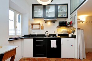 Apartment (1 Bedroom) | Eigene Küche | Kühlschrank, Mikrowelle, Ofen, Herdplatte