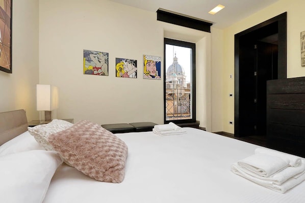House, 2 Double Beds, City View (Vittoria Luxury Apartment) | 2 bedrooms, individually decorated, individually furnished, free WiFi