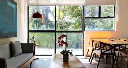 BEE Suites Santa Ana