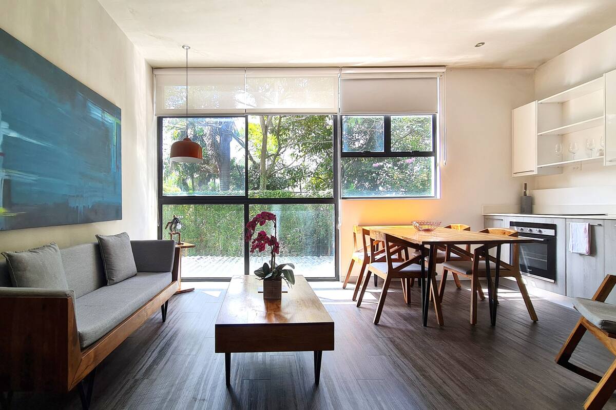 One Bedroom Apartment #1 | Rideaux d’obscurcissement, fer et planche à repasser