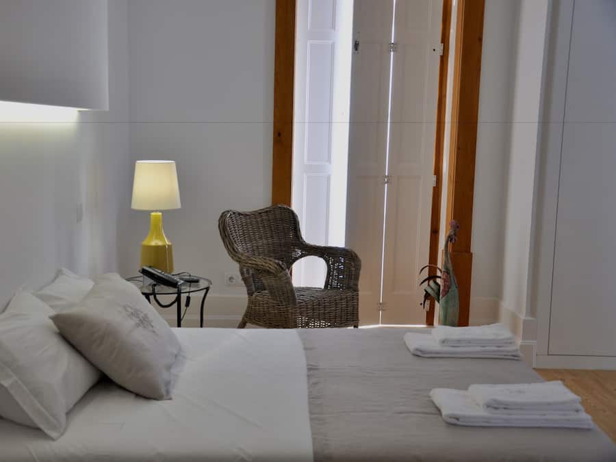 Caja de seguridad en la habitación y decoración personalizada