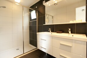 Cube Magnifique Plus 8 | Baño | Regadera 
