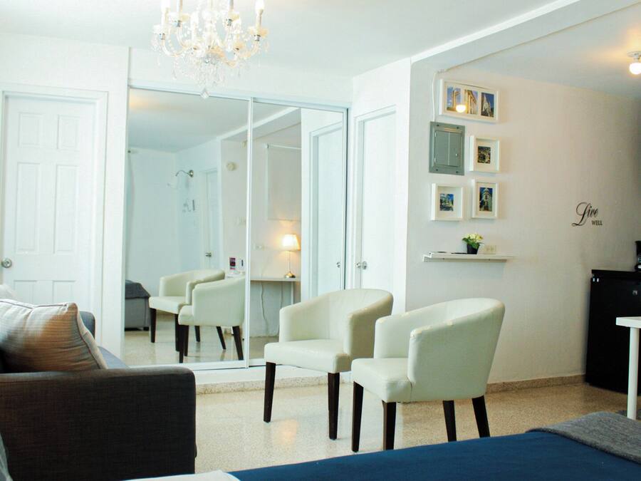 Comfort Studio | Ruang tamu | TV Pintar