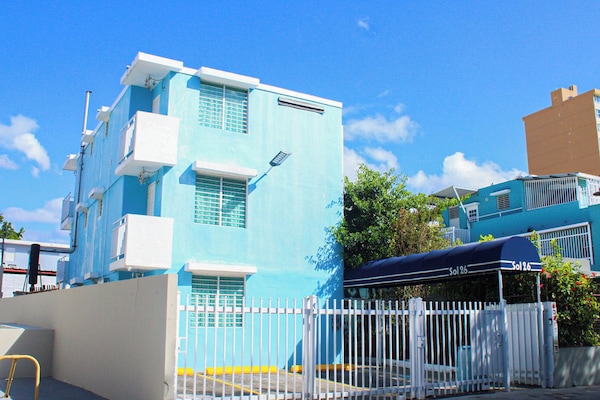 Façana frontal de l'allotjament