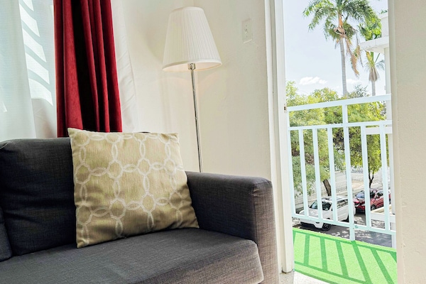 Comfort Studio | Living area | Smart TV